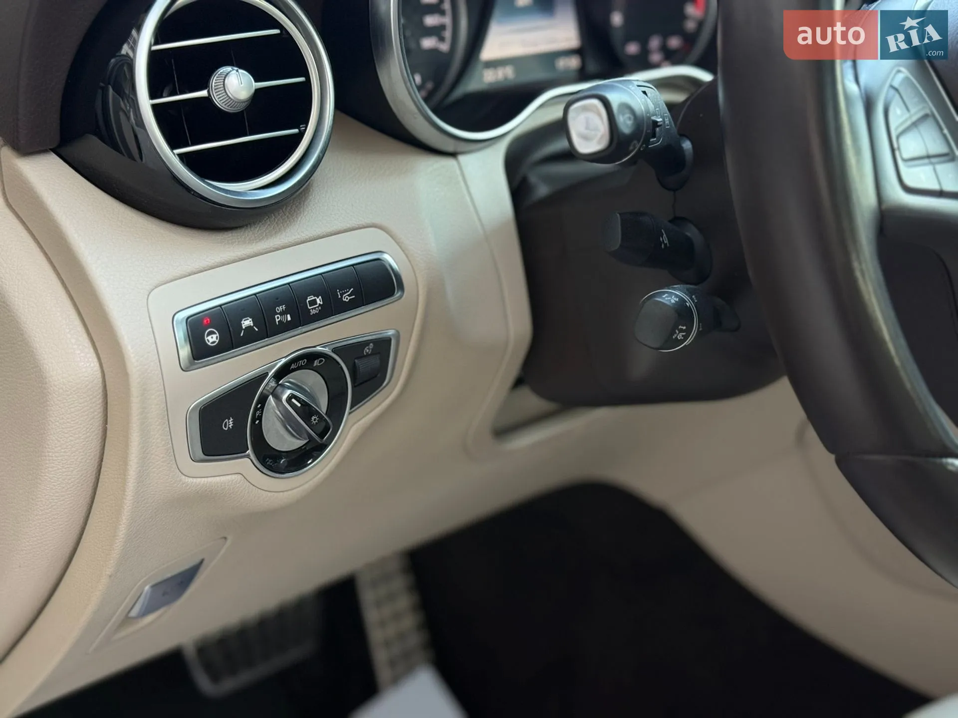 2016 Mercedes-Benz GLC - мініатюра 37