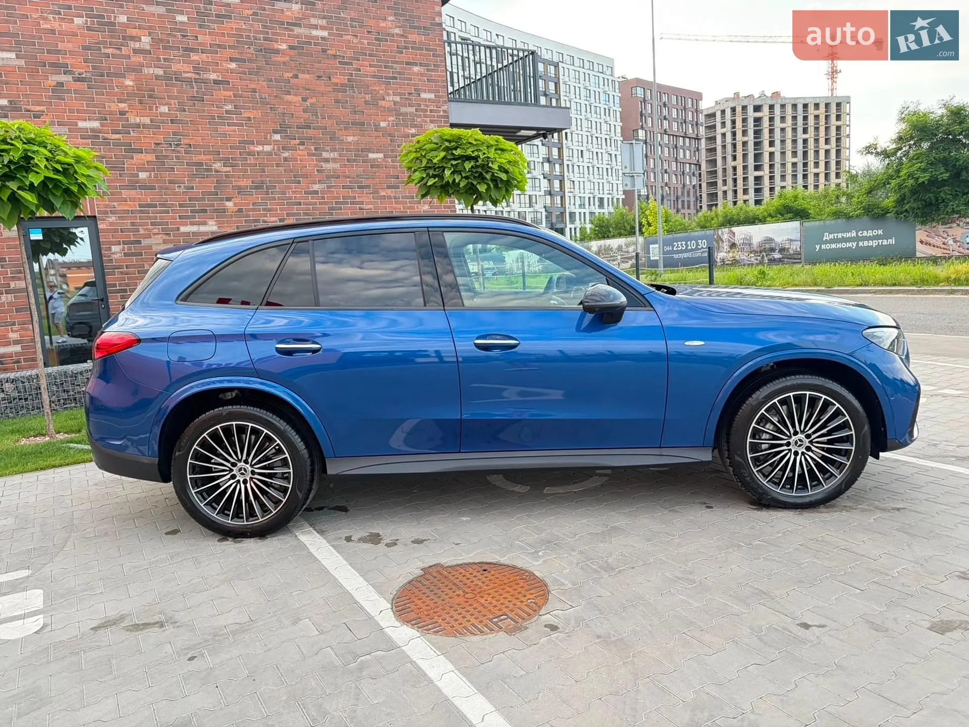 2025 Mercedes-Benz GLC - мініатюра 39