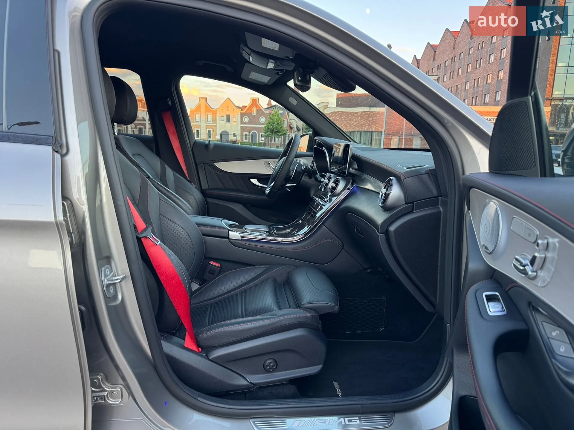2019 Mercedes-Benz GLC - мініатюра 23