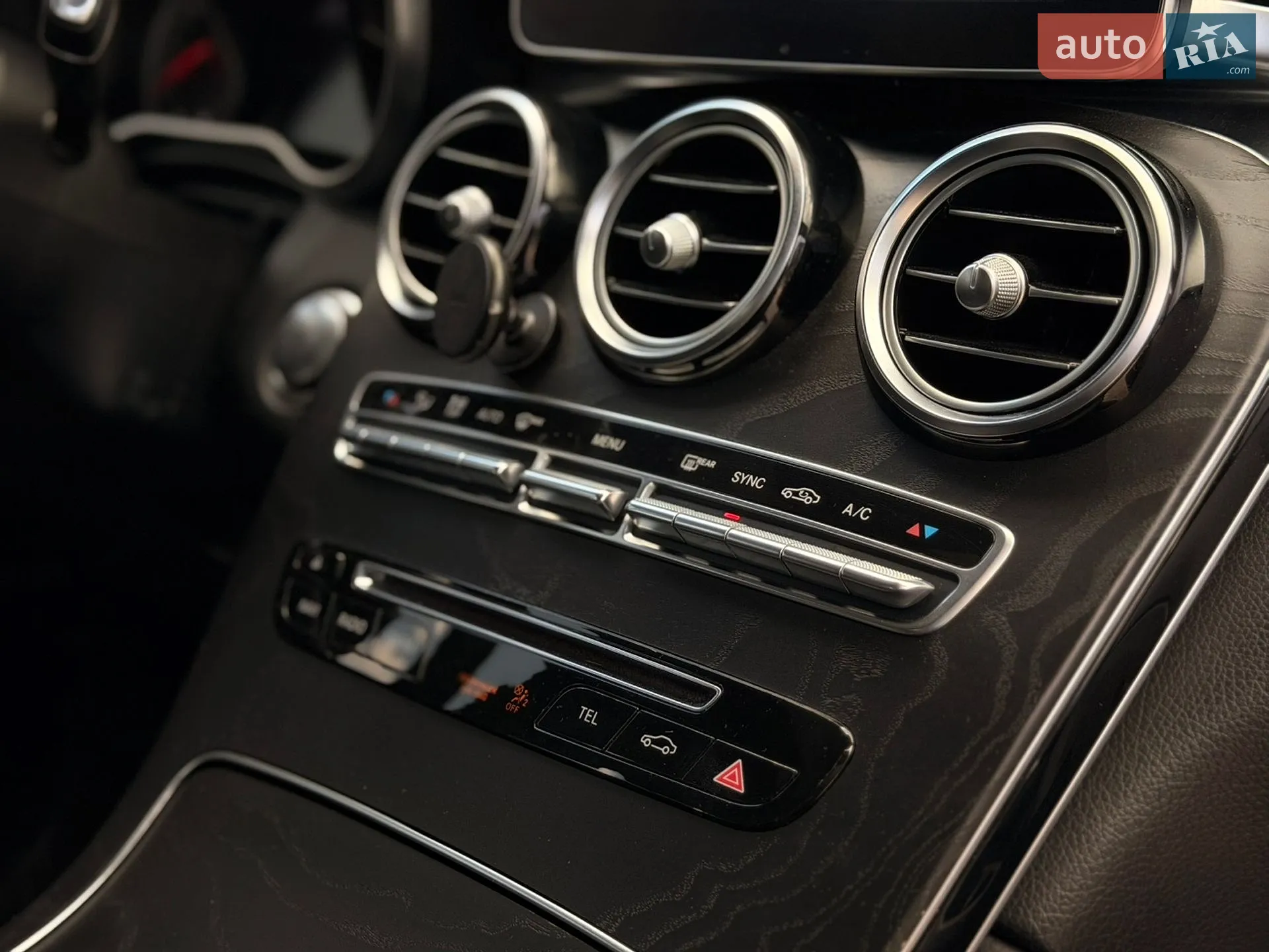 2016 Mercedes-Benz GLC - мініатюра 41