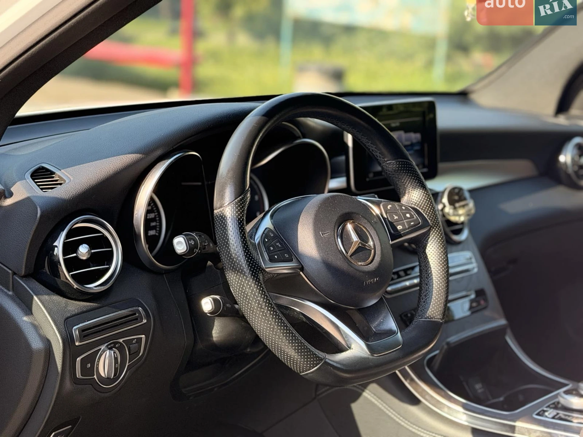 2017 Mercedes-Benz GLC - мініатюра 10
