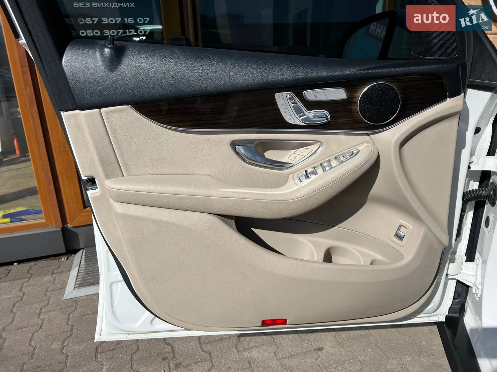 2019 Mercedes-Benz GLC - мініатюра 27