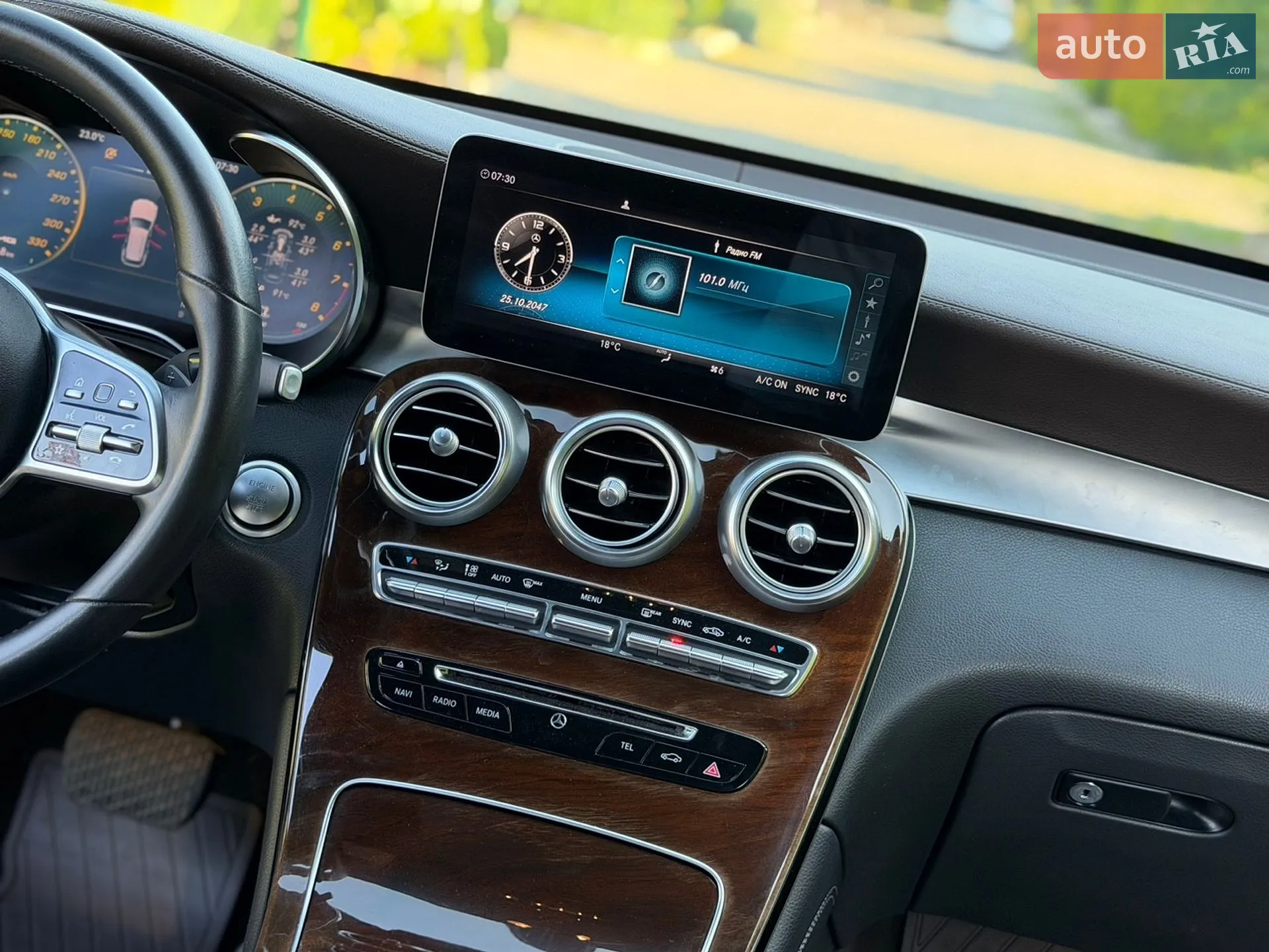 2016 Mercedes-Benz GLC - мініатюра 37