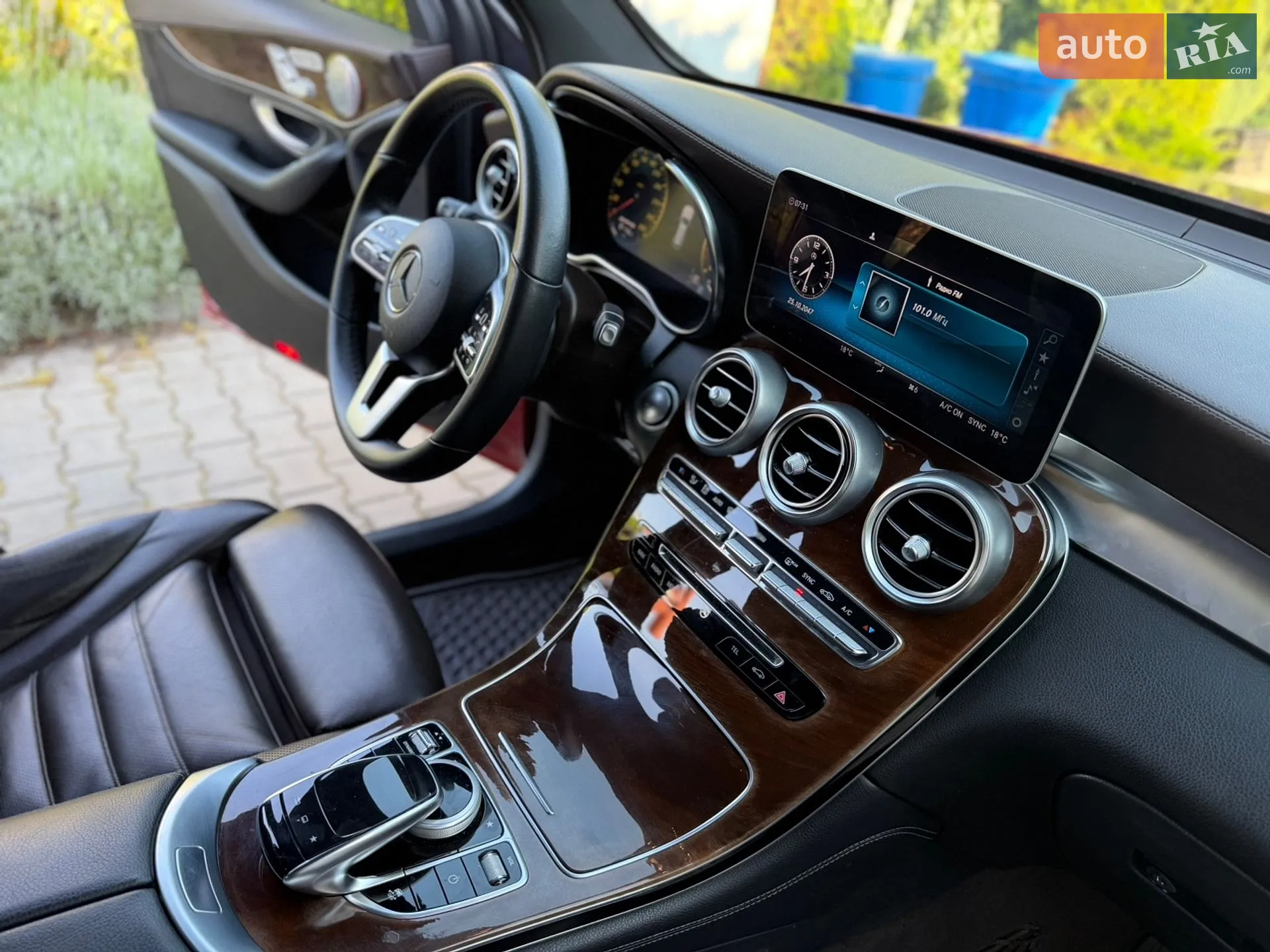 2016 Mercedes-Benz GLC - мініатюра 46