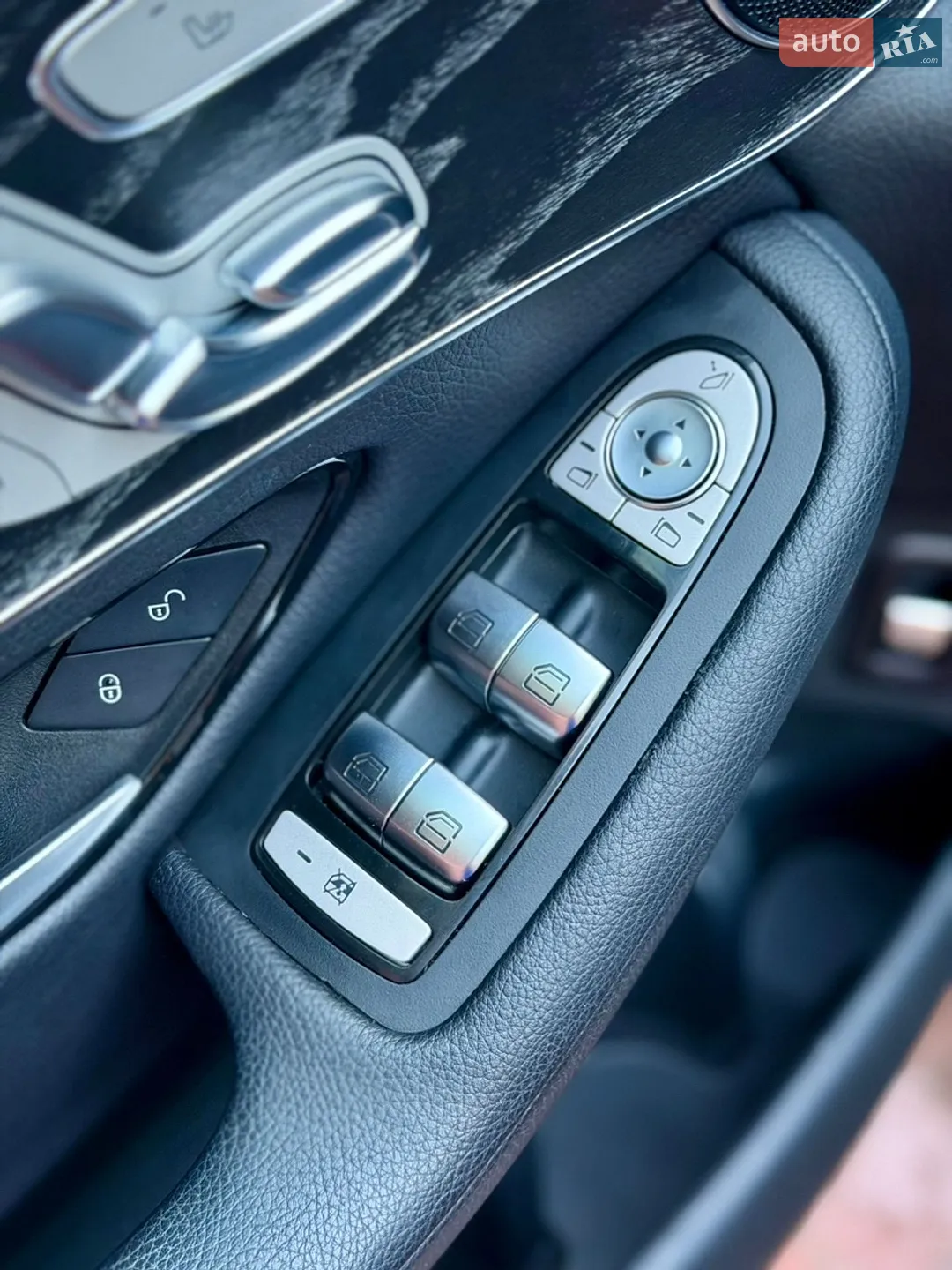 2017 Mercedes-Benz GLC - мініатюра 12