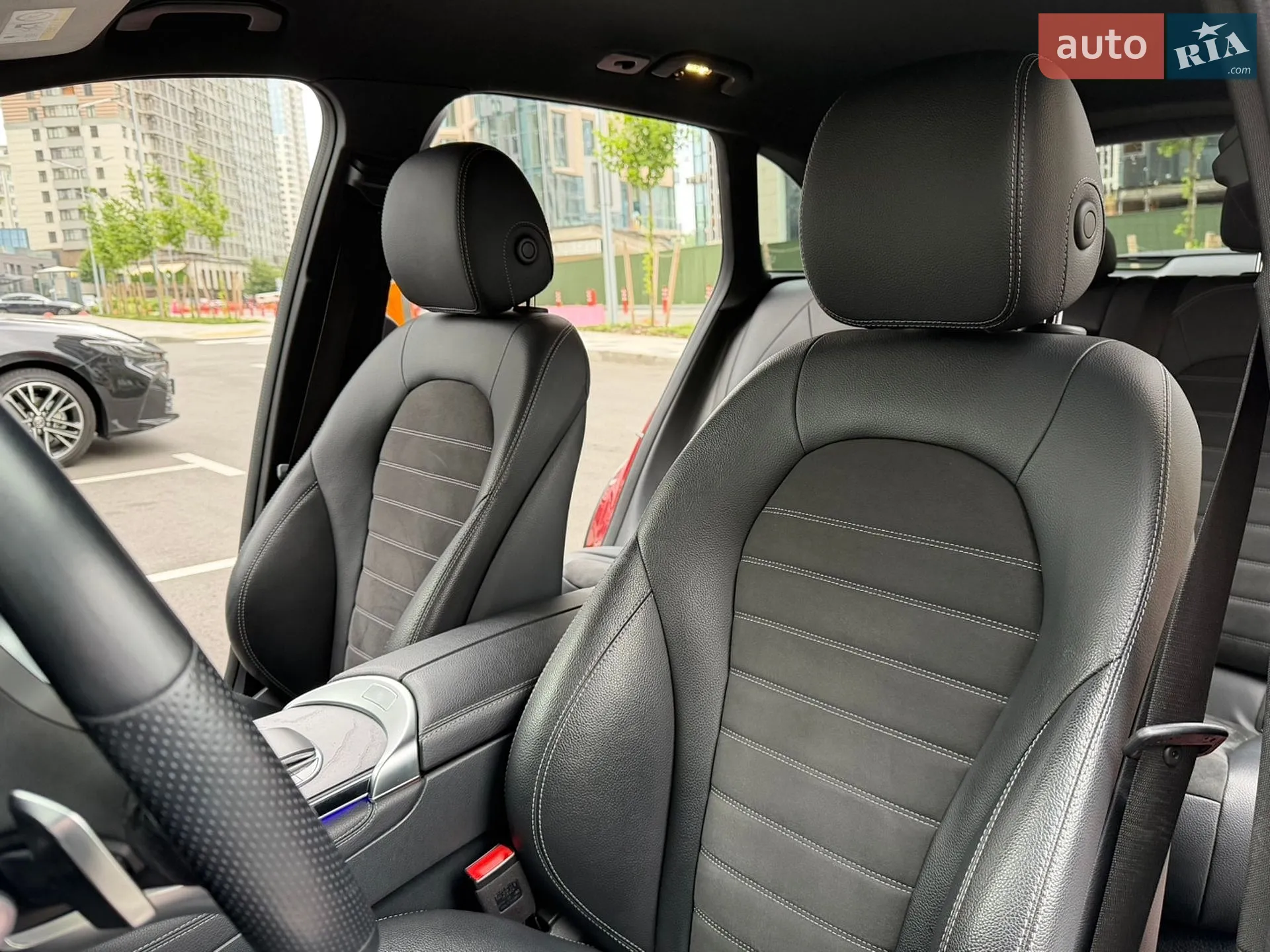 2019 Mercedes-Benz GLC - мініатюра 35