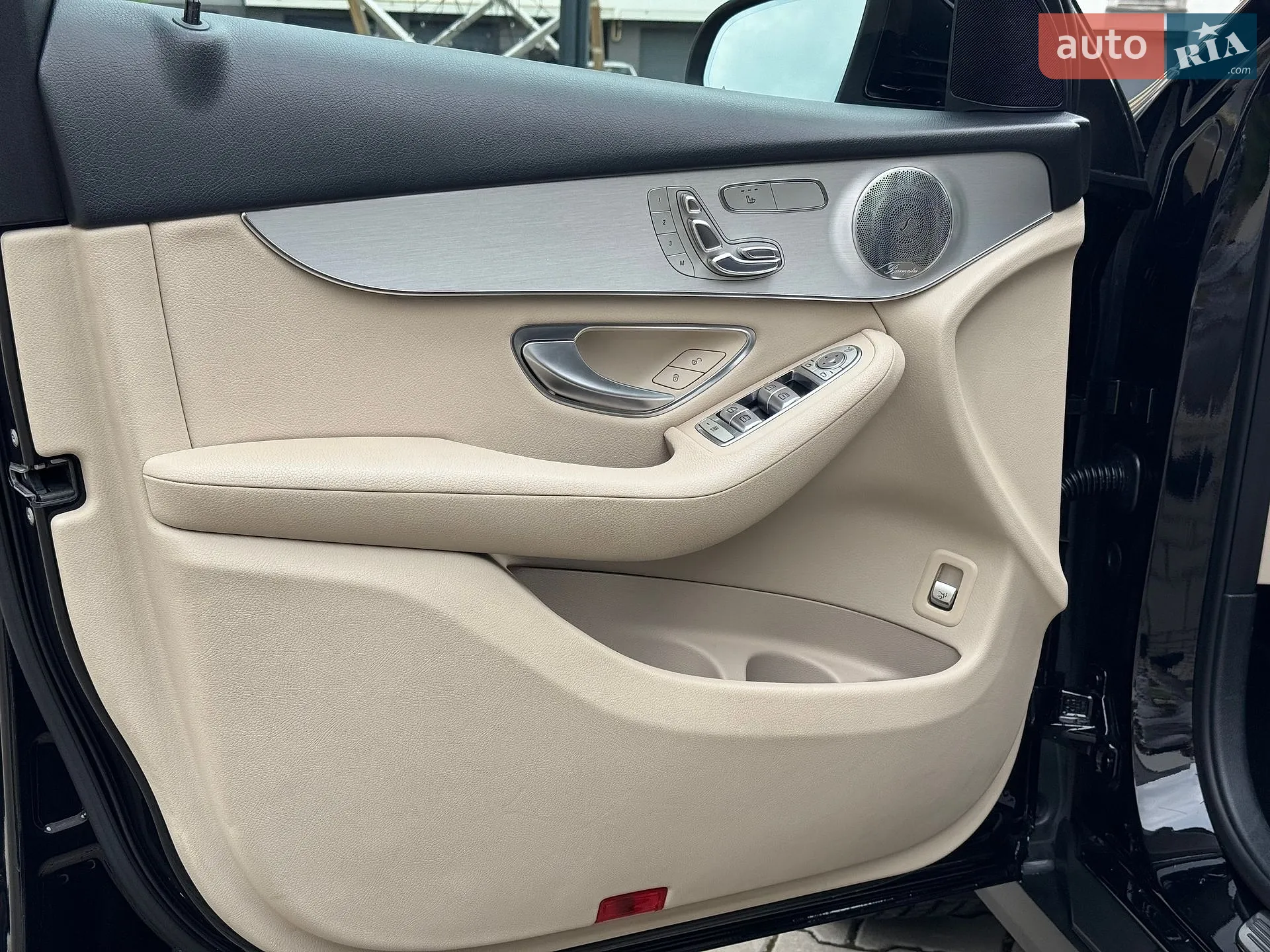 2016 Mercedes-Benz GLC - мініатюра 33