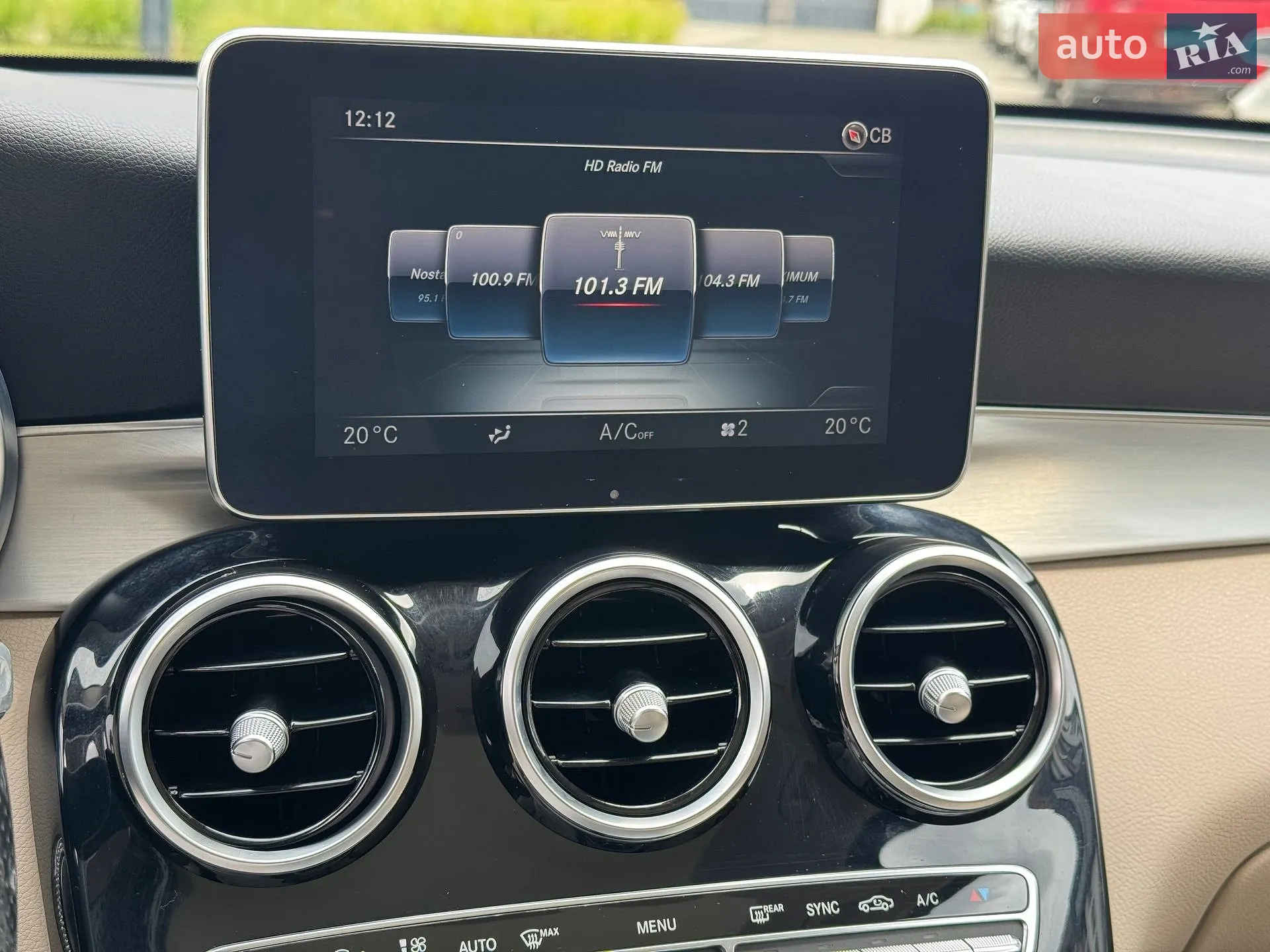 2016 Mercedes-Benz GLC - мініатюра 38