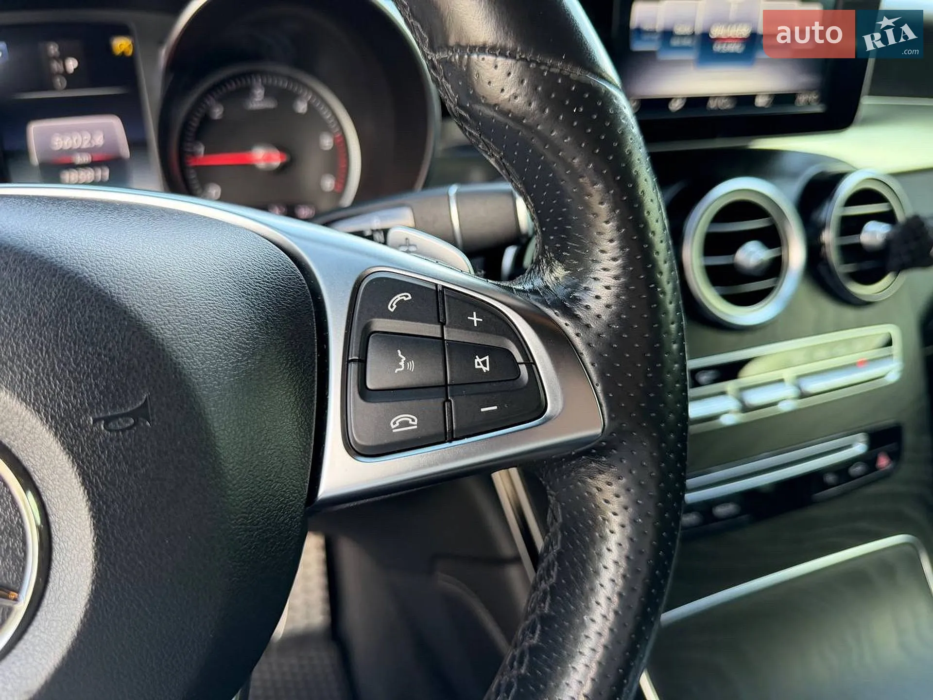 2018 Mercedes-Benz GLC - мініатюра 23