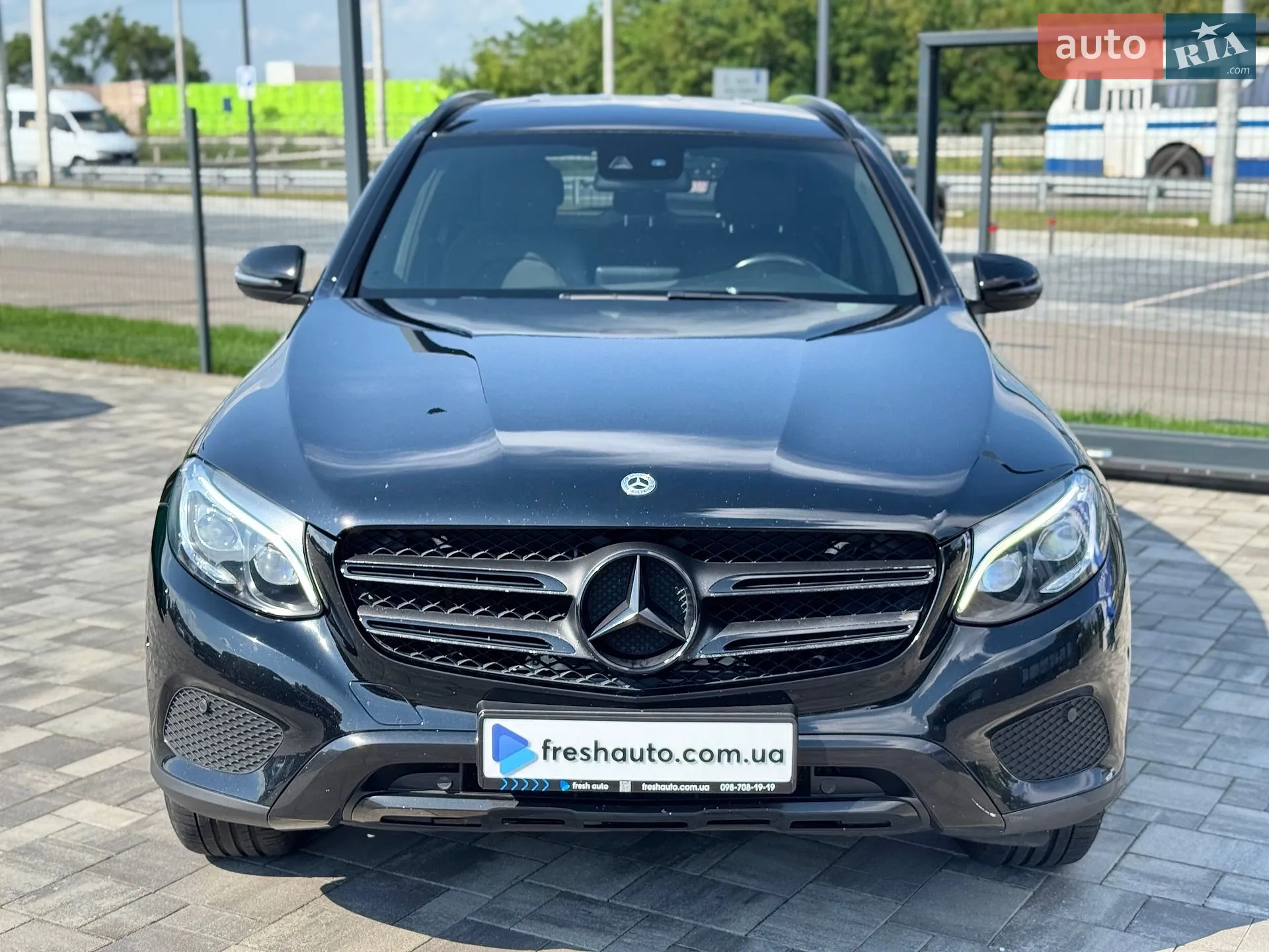 2018 Mercedes-Benz GLC - мініатюра 2