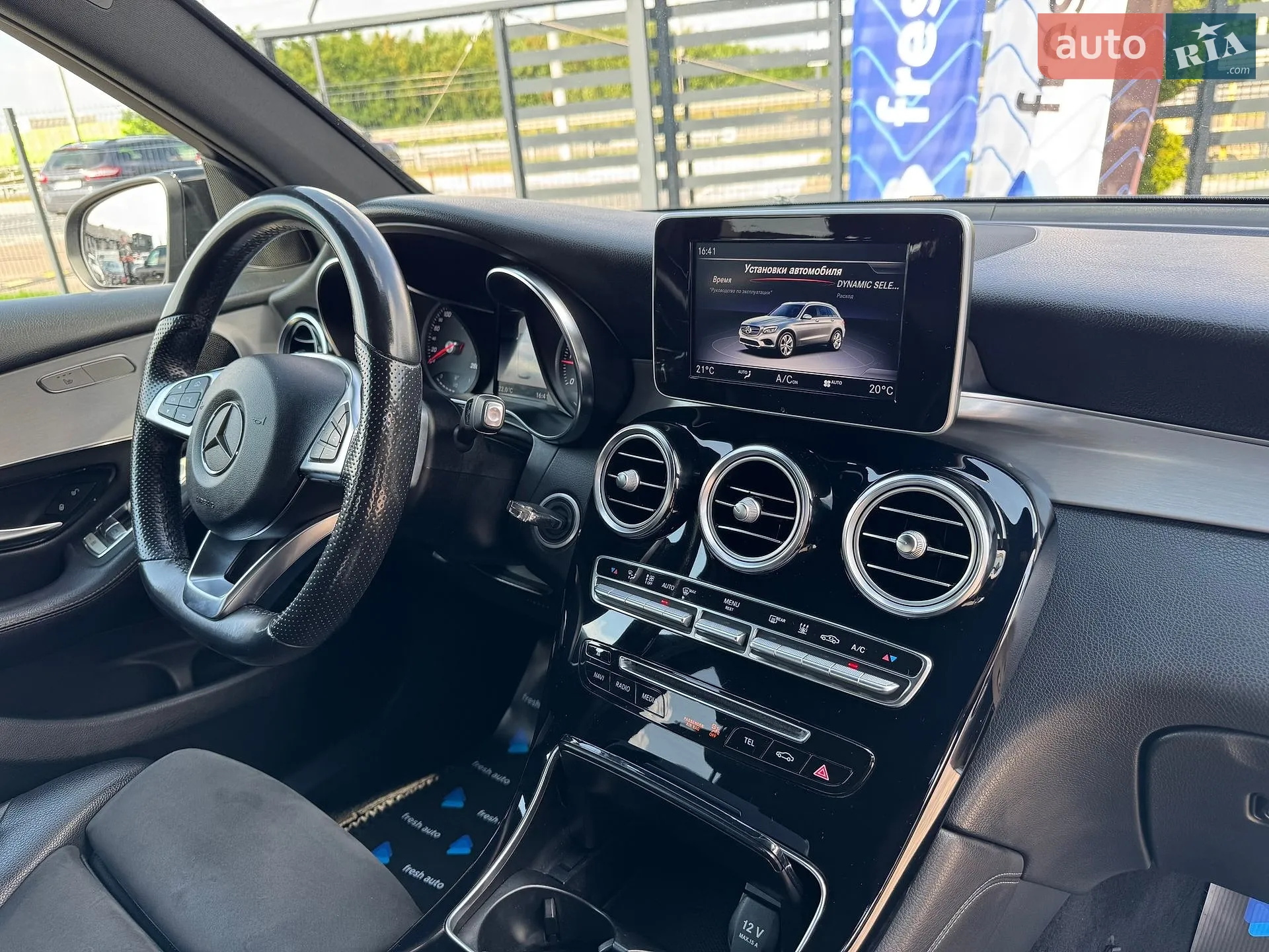 2018 Mercedes-Benz GLC - мініатюра 35