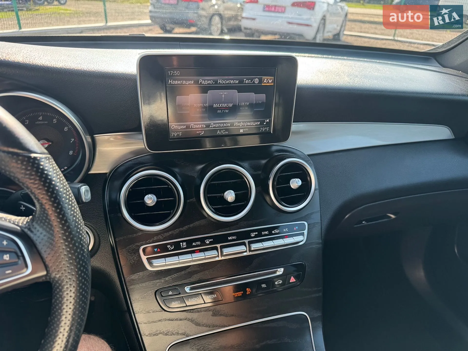 2019 Mercedes-Benz GLC - мініатюра 29