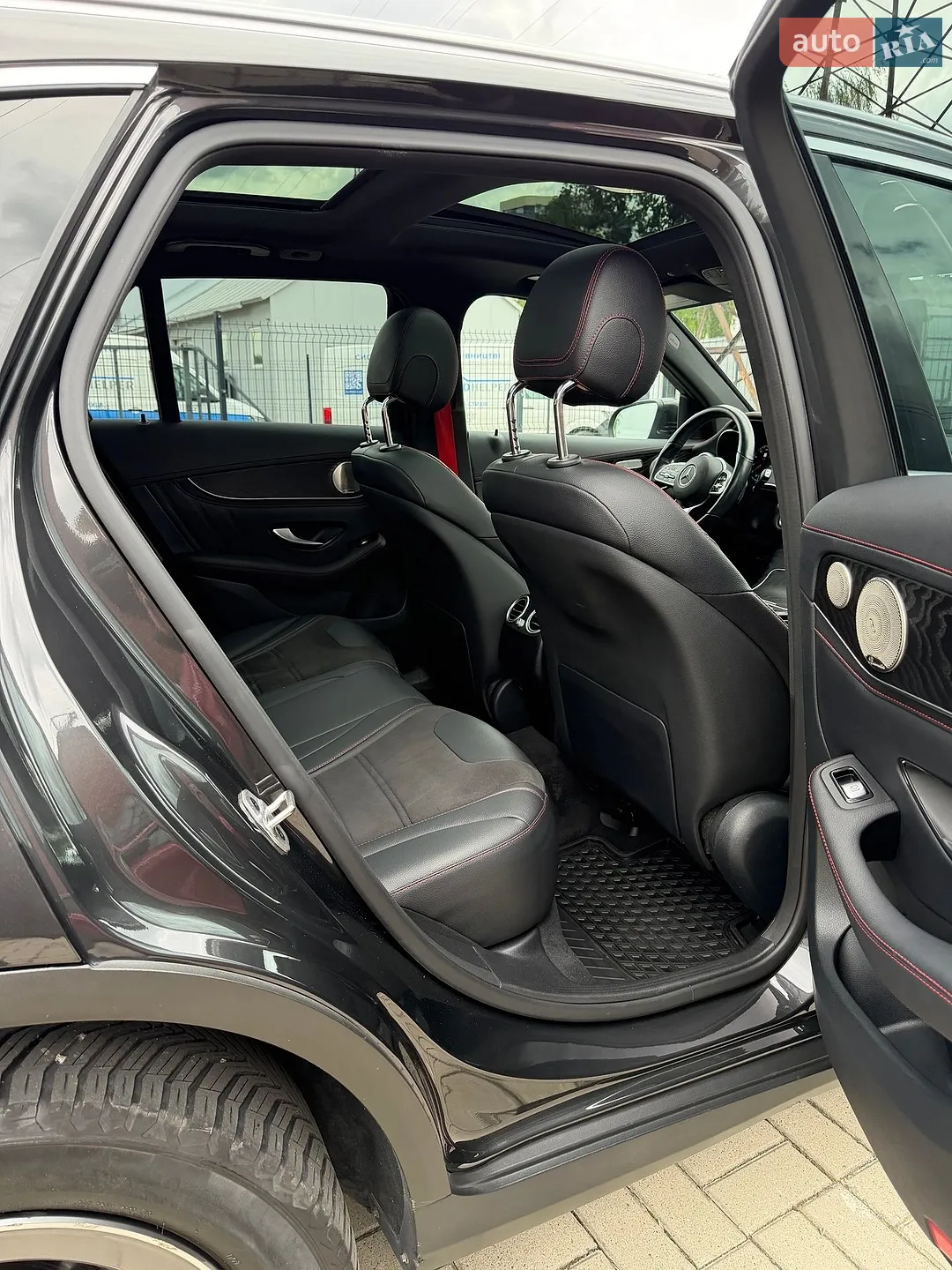 2021 Mercedes-Benz GLC - мініатюра 31