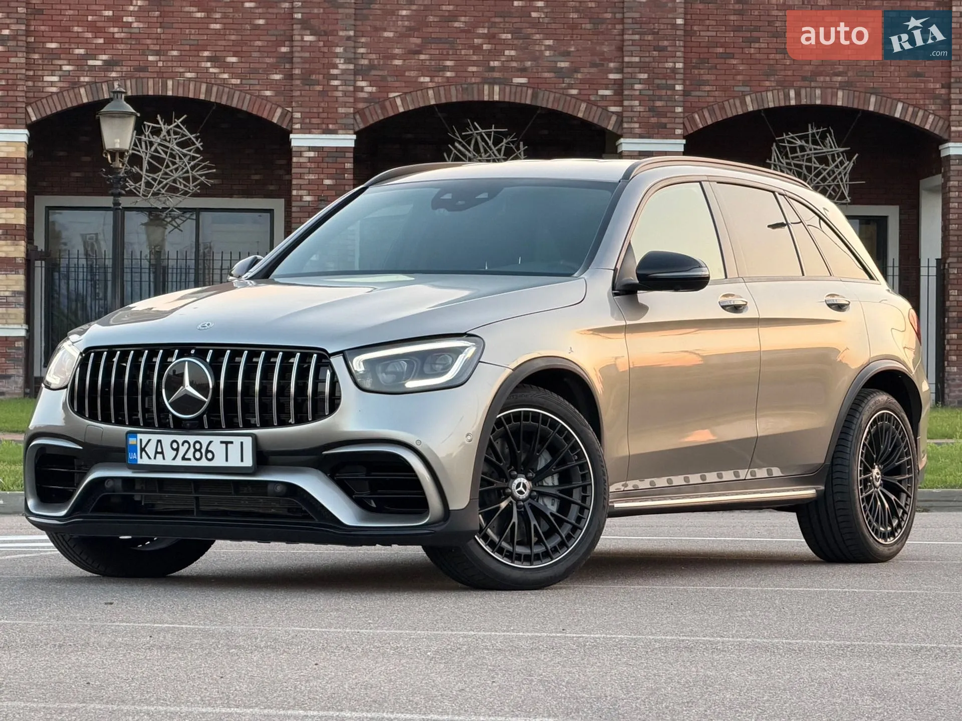 2019 Mercedes-Benz GLC - мініатюра 2