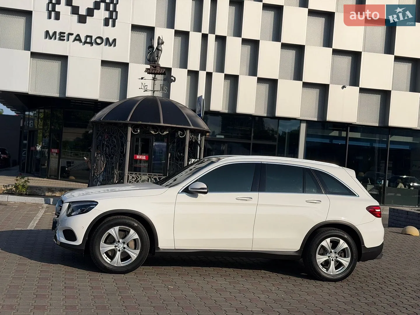 2016 Mercedes-Benz GLC - мініатюра 10