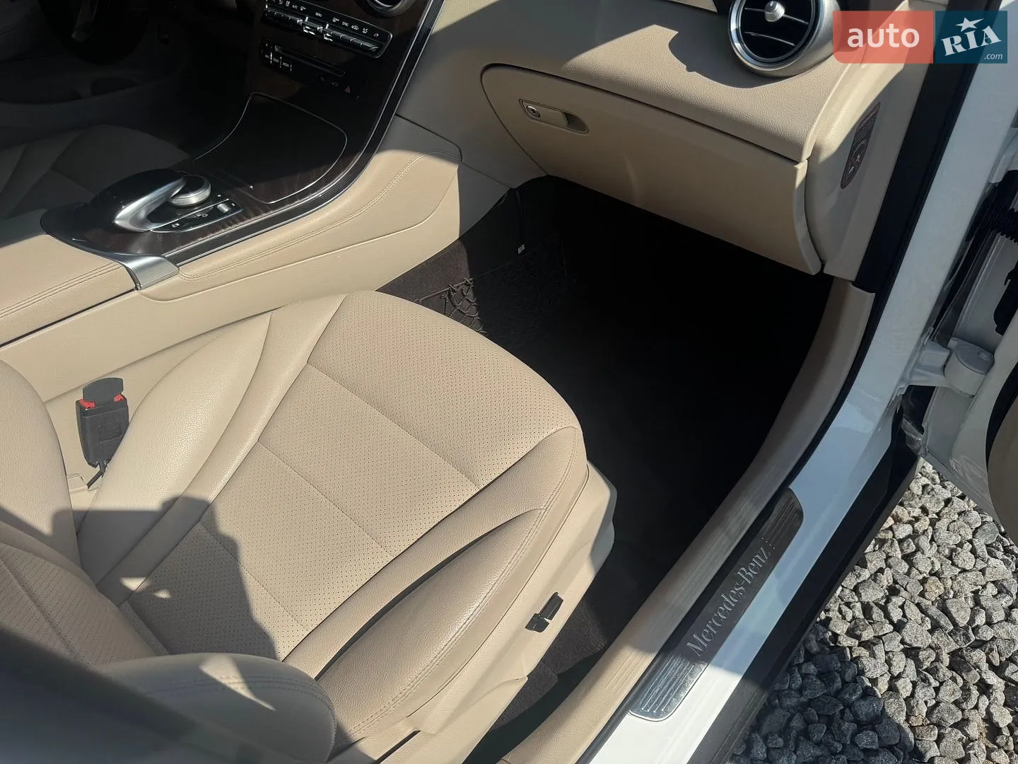 2018 Mercedes-Benz GLC - мініатюра 21