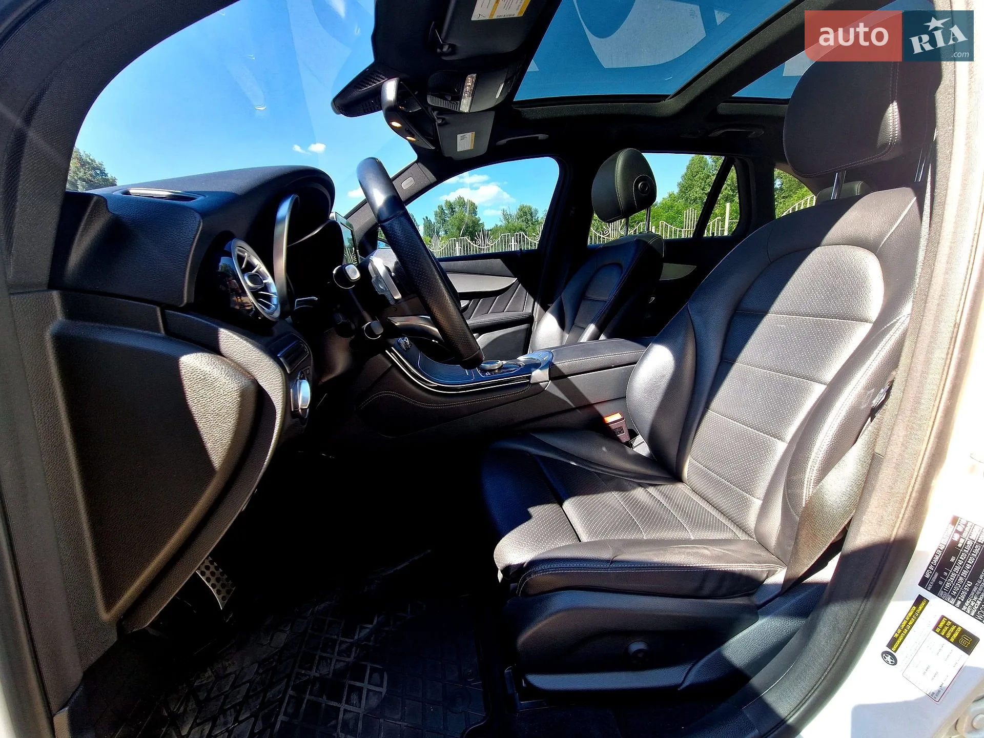 2018 Mercedes-Benz GLC - мініатюра 24