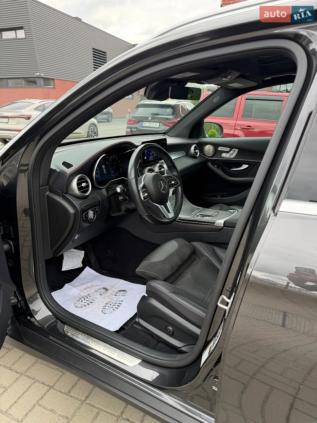 2021 Mercedes-Benz GLC - мініатюра 38