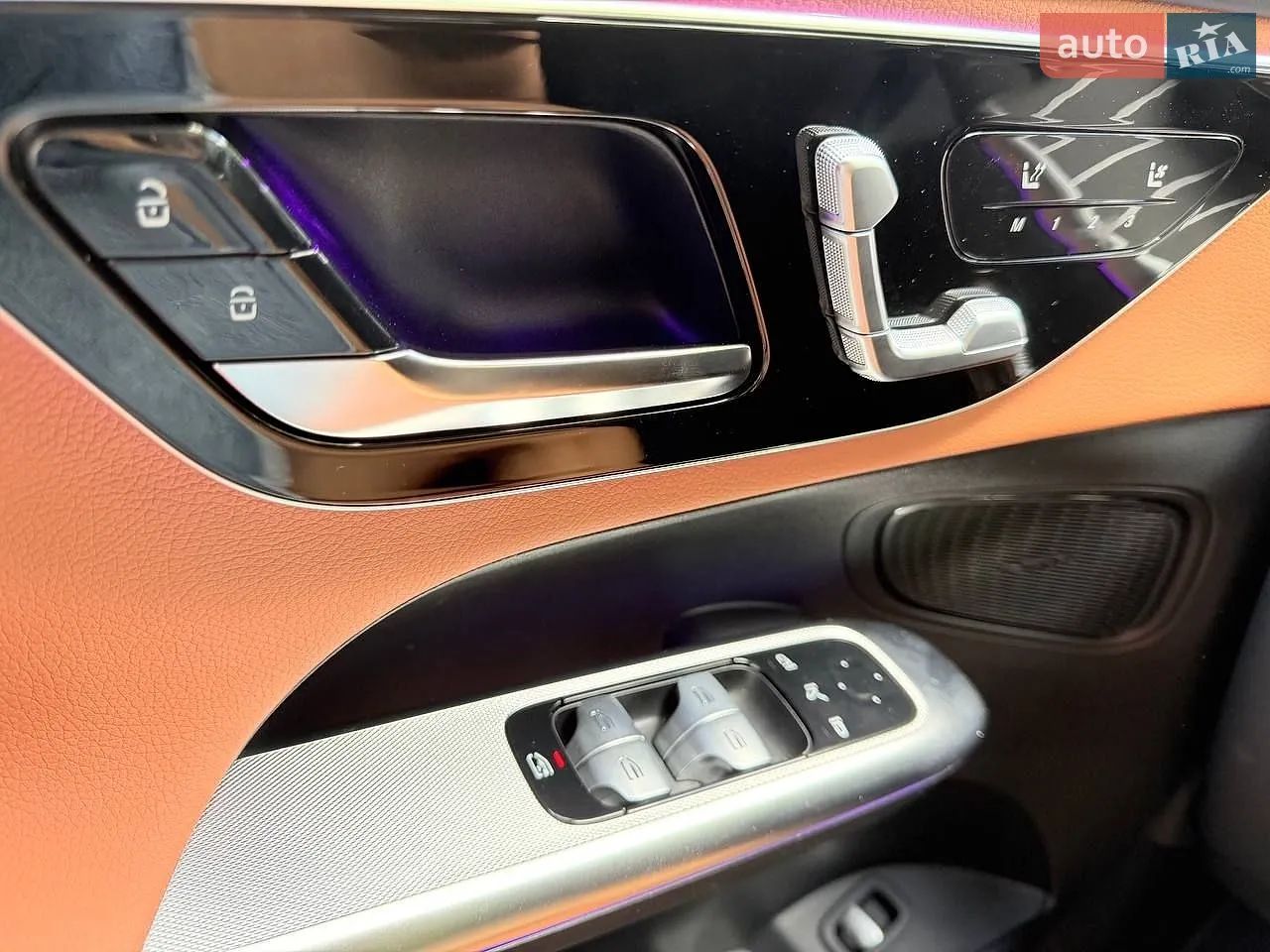 2025 Mercedes-Benz GLC - мініатюра 44