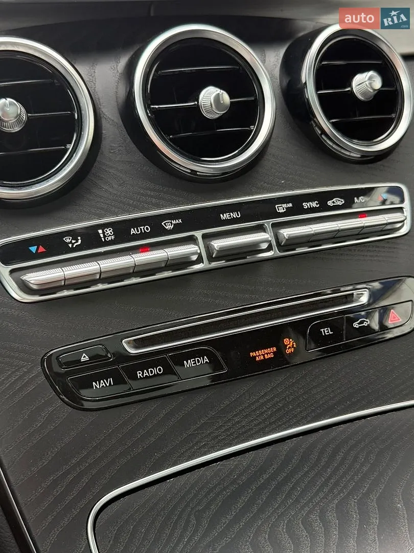 2018 Mercedes-Benz GLC - мініатюра 44