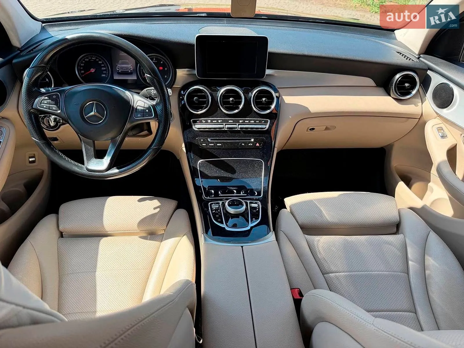 2016 Mercedes-Benz GLC - мініатюра 21