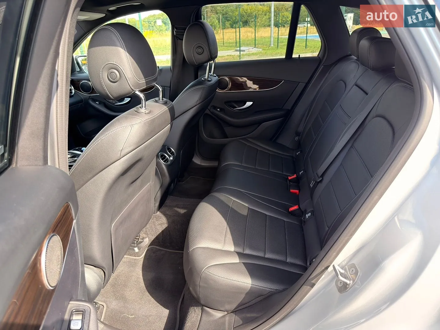 2018 Mercedes-Benz GLC - мініатюра 21