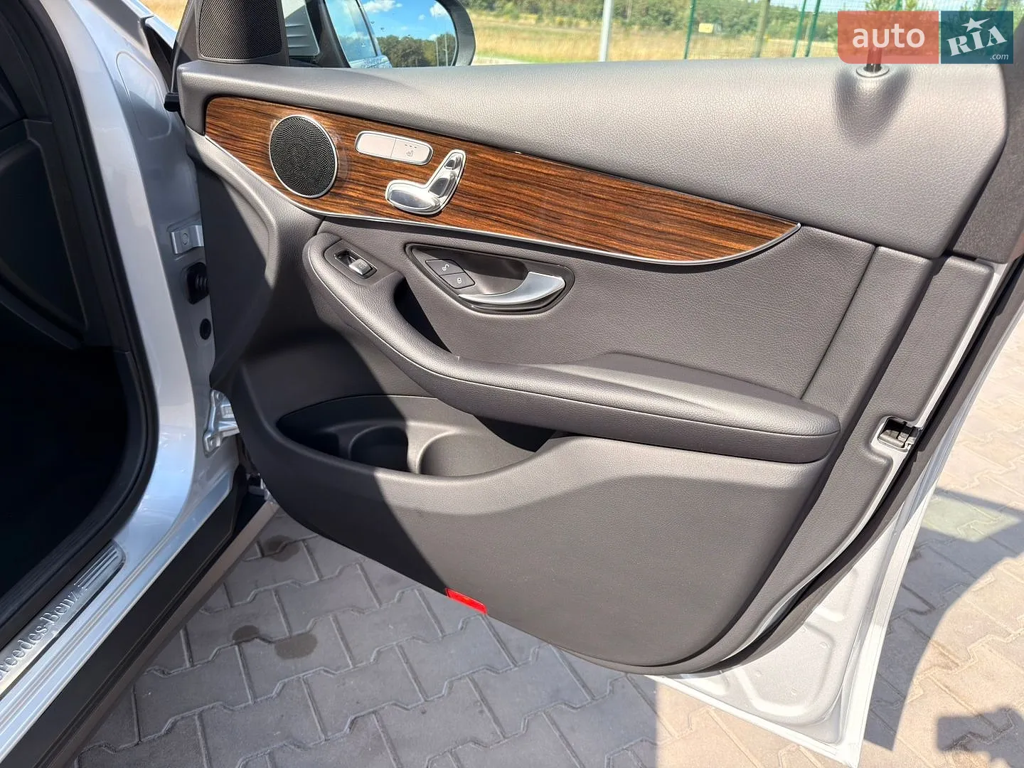 2018 Mercedes-Benz GLC - мініатюра 24