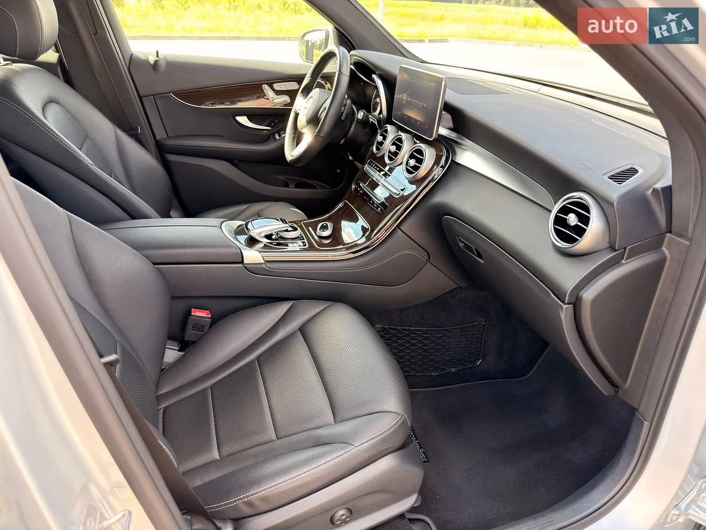 2018 Mercedes-Benz GLC - мініатюра 25