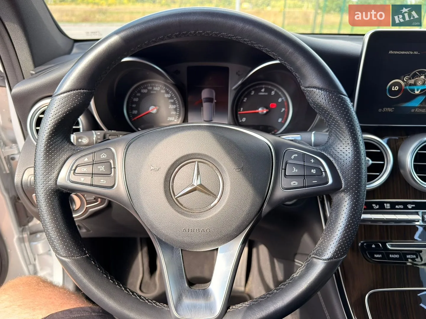 2018 Mercedes-Benz GLC - мініатюра 30