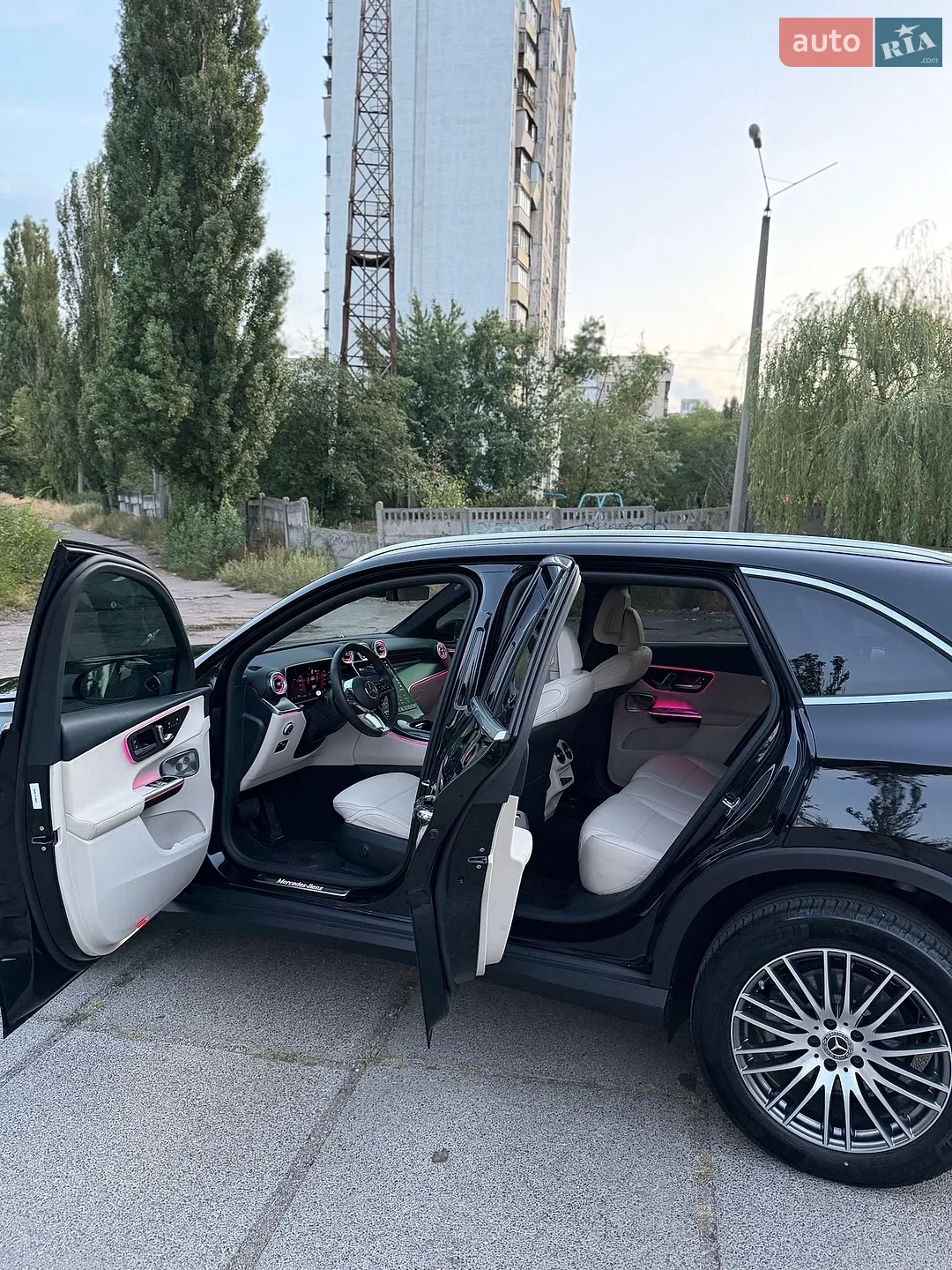 2025 Mercedes-Benz GLC - мініатюра 17