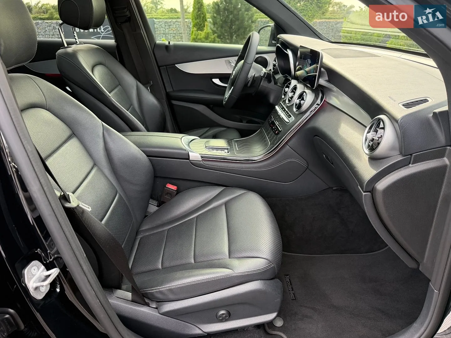 2021 Mercedes-Benz GLC - мініатюра 22