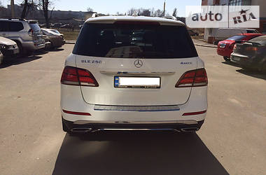 Позашляховик / Кросовер Mercedes-Benz GLE-Class 2015 в Харкові