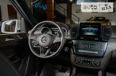 Позашляховик / Кросовер Mercedes-Benz GLE-Class 2017 в 