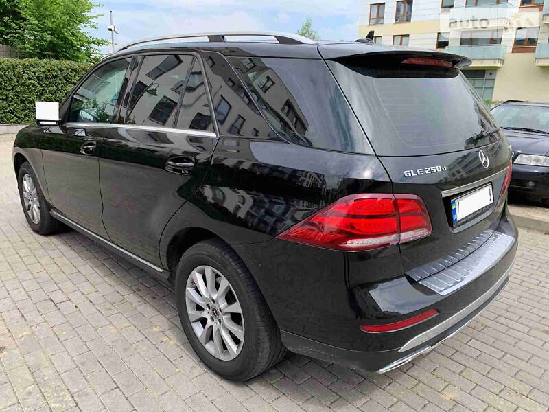 Позашляховик / Кросовер Mercedes-Benz GLE-Class 2017 в Запоріжжі фото 3 Позашляховик / Кросовер Mercedes-Benz GLE-Class 2017 в Запоріжжі
