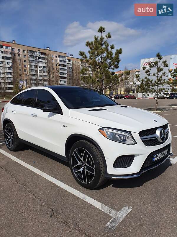 Внедорожник / Кроссовер Mercedes-Benz GLE-Class 2017 в 