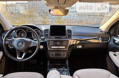 Позашляховик / Кросовер Mercedes-Benz GLE-Class 2018 в 