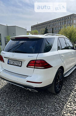 Внедорожник / Кроссовер Mercedes-Benz GLE-Class 2016 в 