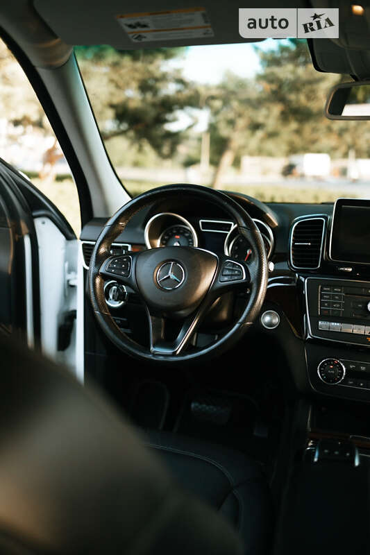 Позашляховик / Кросовер Mercedes-Benz GLE-Class 2015 в Дніпрі фото 15 Позашляховик / Кросовер Mercedes-Benz GLE-Class 2015 в Дніпрі
