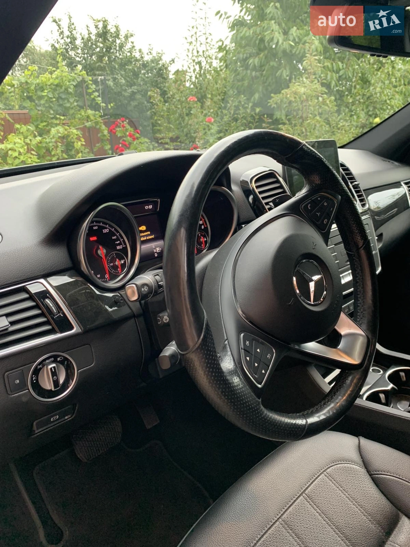2017 Mercedes-Benz GLE - мініатюра 23