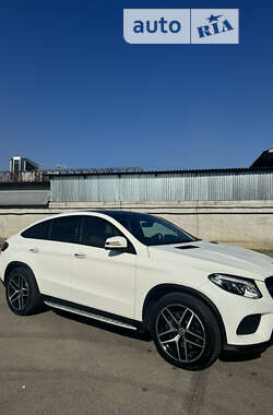 Внедорожник / Кроссовер Mercedes-Benz GLE-Class 2016 в Киеве