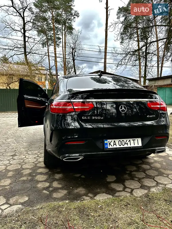 Позашляховик / Кросовер Mercedes-Benz GLE-Class 2017 в 