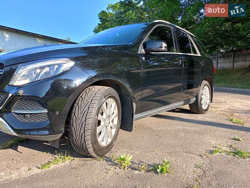 Позашляховик / Кросовер Mercedes-Benz GLE-Class 2017 в Києві фото 10 Позашляховик / Кросовер Mercedes-Benz GLE-Class 2017 в Києві