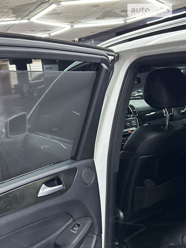Позашляховик / Кросовер Mercedes-Benz GLE-Class 2016 в Одесі