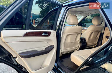 Позашляховик / Кросовер Mercedes-Benz GLE-Class 2015 в 