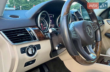 Позашляховик / Кросовер Mercedes-Benz GLE-Class 2015 в 