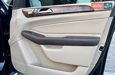 Позашляховик / Кросовер Mercedes-Benz GLE-Class 2015 в 