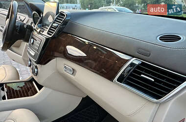 Позашляховик / Кросовер Mercedes-Benz GLE-Class 2015 в 