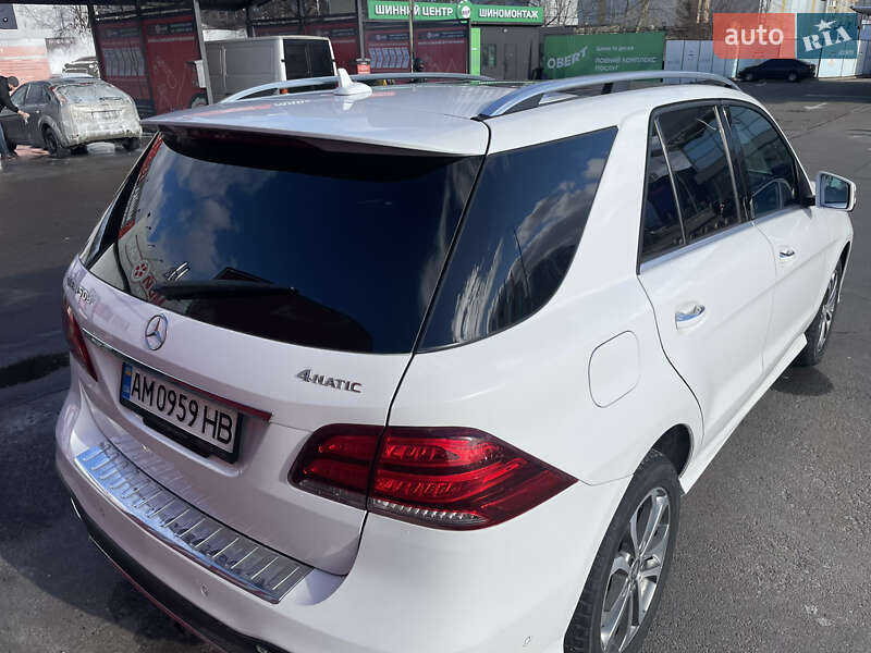 Позашляховик / Кросовер Mercedes-Benz GLE-Class 2015 в Києві