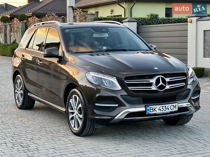 Позашляховик / Кросовер Mercedes-Benz GLE-Class 2016 в 
