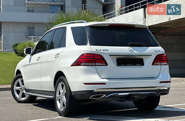 Позашляховик / Кросовер Mercedes-Benz GLE-Class 2015 в 
